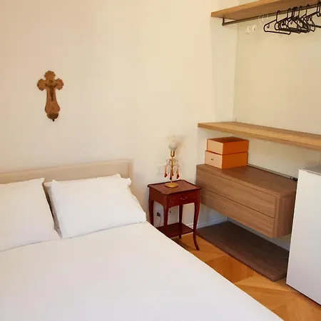 Apartman Servi Elegant With Terrace