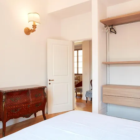 Servi Elegant With Terrace Apartman
