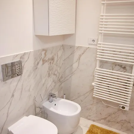 Servi Elegant With Terrace Lägenhet